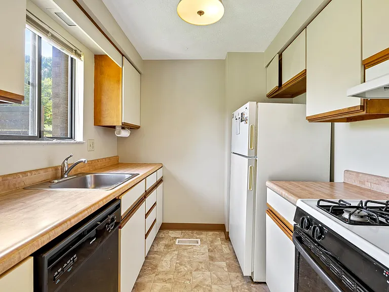 2851 Dolores Dr — Photo 13
