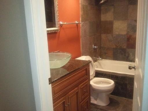 4th image of 1041 E Riverview Dr