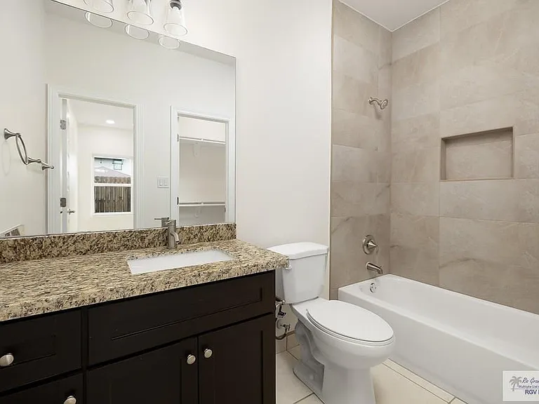 2225 S Valley Cir #B — Photo 8