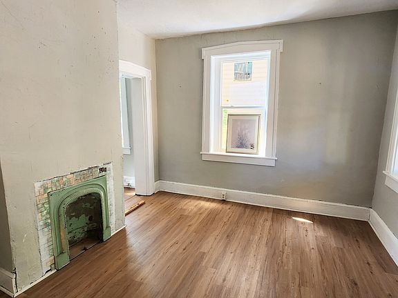 3rd image of 1435 Mount Vernon Ave