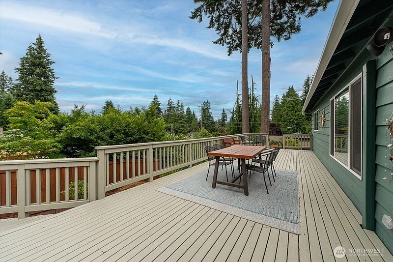 2nd image of 5027 126th Street SE