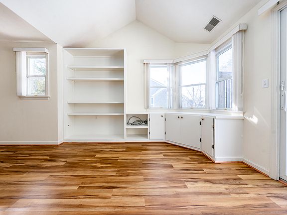 5th image of 8 Oak Glen UNIT 8
