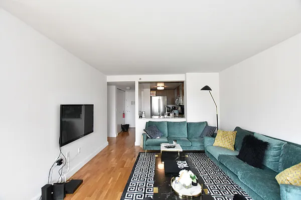Rented by Bold New York | media 51