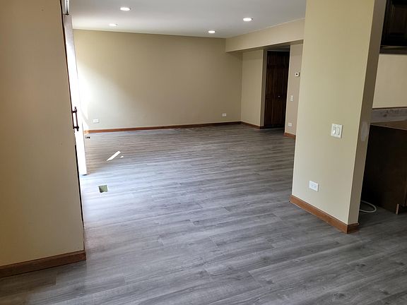 4th image of 1443 Diamond Dr