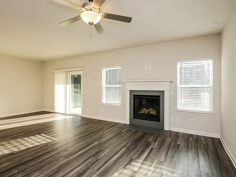 5856 Hackberry Ln — Photo 5