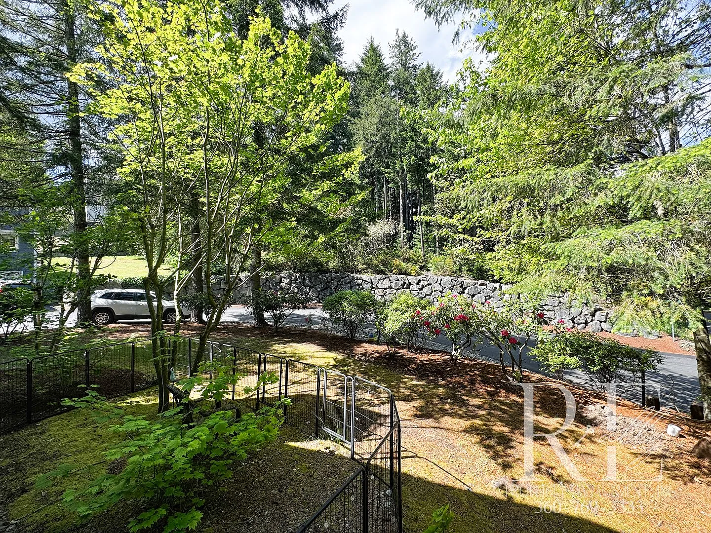Townhome Convenience with the Feel of a Private Home — Photo 4