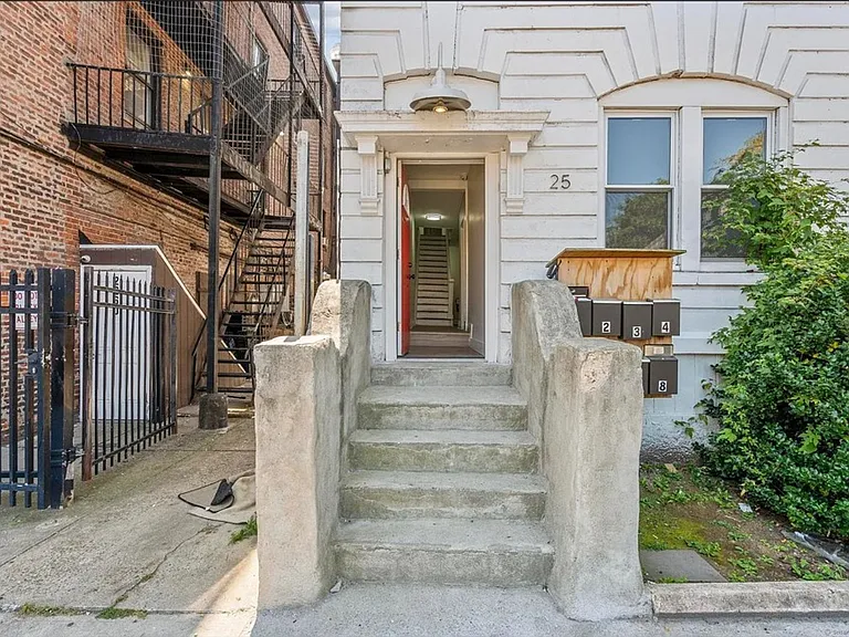 25 Whittier St — Photo 11