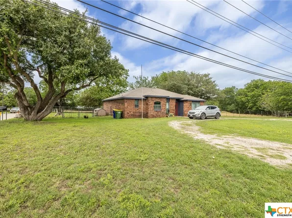 1207 Water St, Gonzales, TX 78629