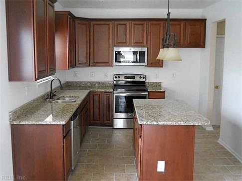 2nd image of 401 Booker St