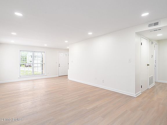 5th image of 8515 Coco Ct