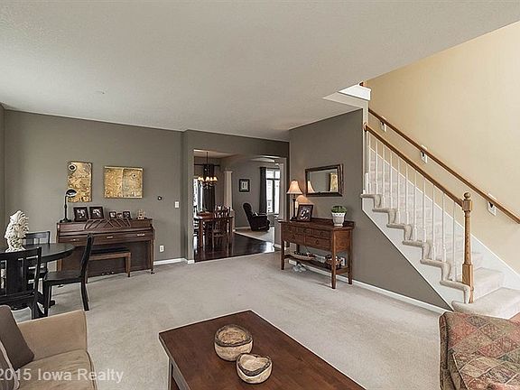 3rd image of 7080 Hillcrest Ct