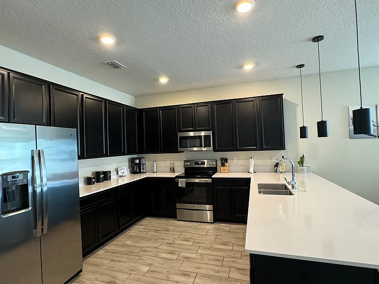 139 Pershing St — Photo 4