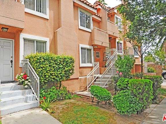 3rd image of 21834 Saticoy St APT E