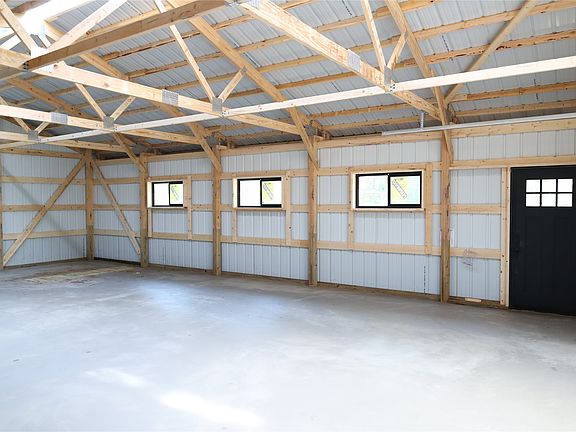 3rd image of 28090 Skylight Way