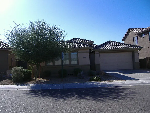 2017 W Shackleton Dr