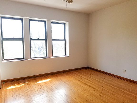 4th image of 3558 W Cortland St APT 3