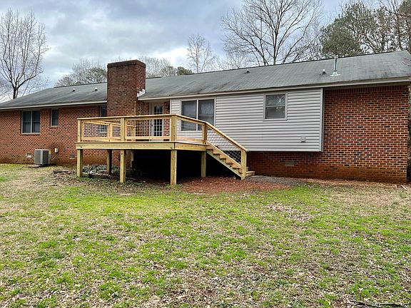 3rd image of 1050 Brookwood Dr