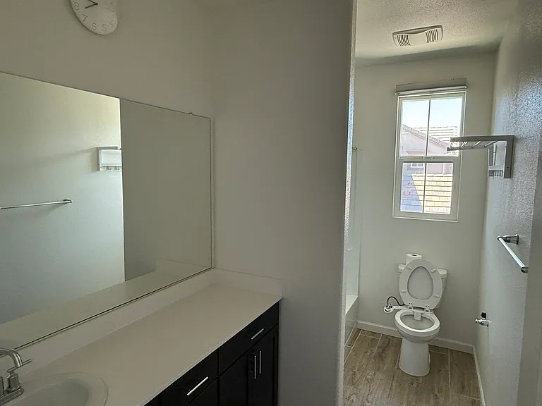 Common Bathroom #2