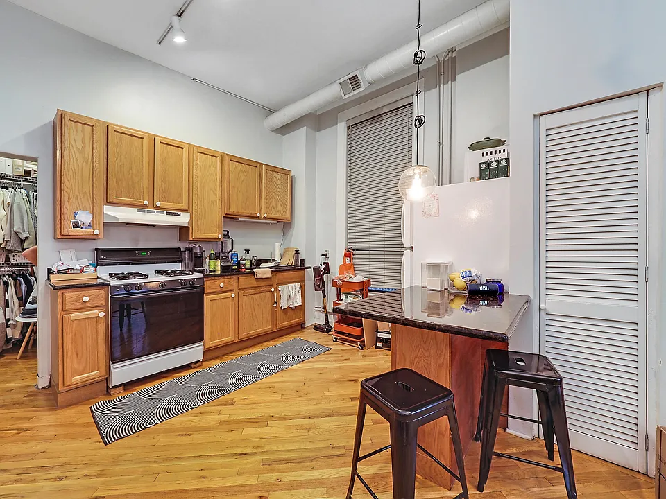 1561 N Wells St #2R