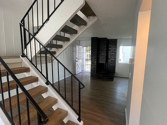 3rd image of 1341 Cameo Ln