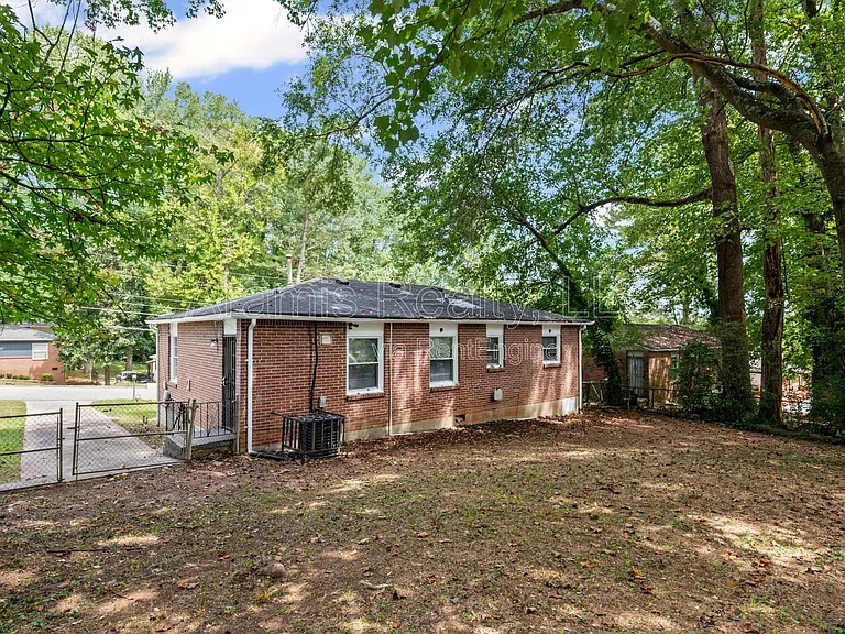 305 Banberry Dr SE — Photo 14