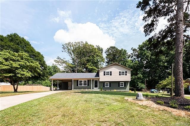 1st image of 306 Oakwood Dr