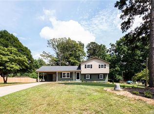 306 Oakwood Dr, Mount Holly, NC 28120