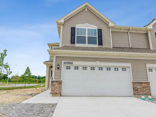 10927 Illinois Dr, Crown Point, IN 46307