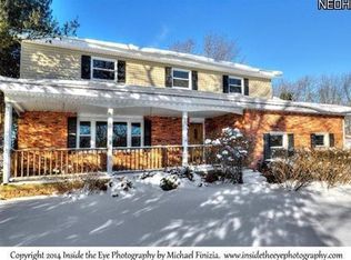 17516 Merry Oaks Trl, Chagrin Falls, OH 44023