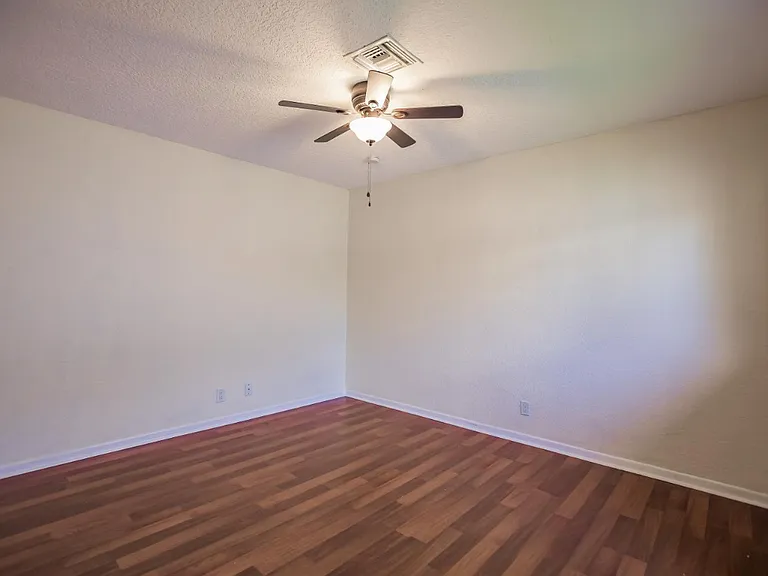 3840 NE 22nd Way — Photo 25