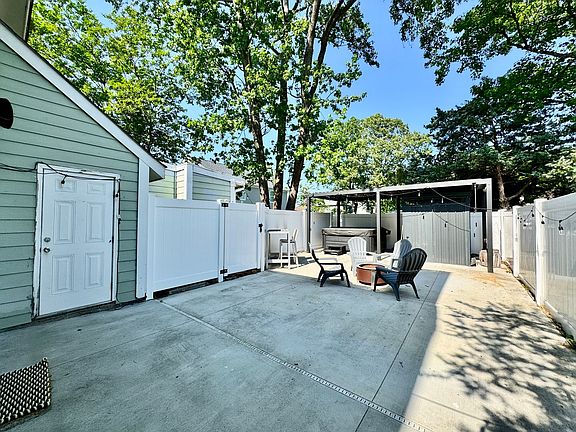 2nd image of 1509 Cypress Ave