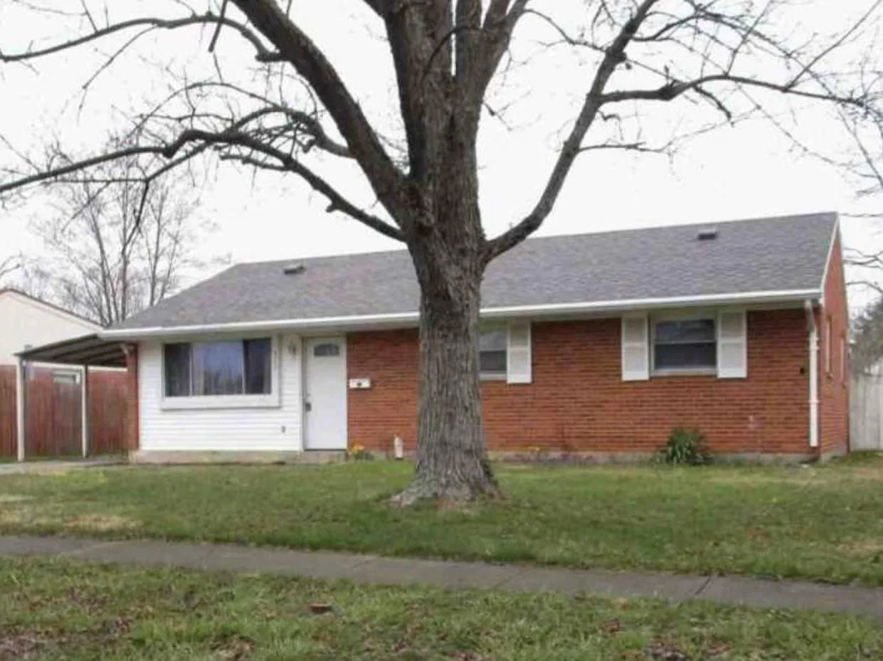 3 bed, 1050 sqft, $1,425 — Photo 1