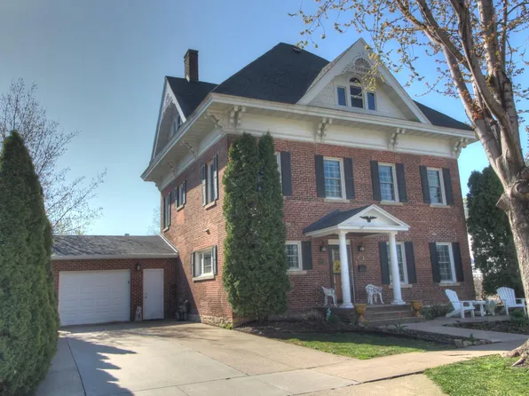 407 W Center St, Lake City, MN 55041