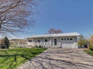 14593 Ferry Rd, Charlevoix, MI 49720