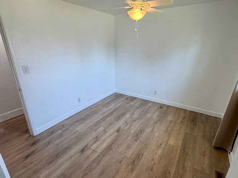 1708 N 17th Ave — Photo 9