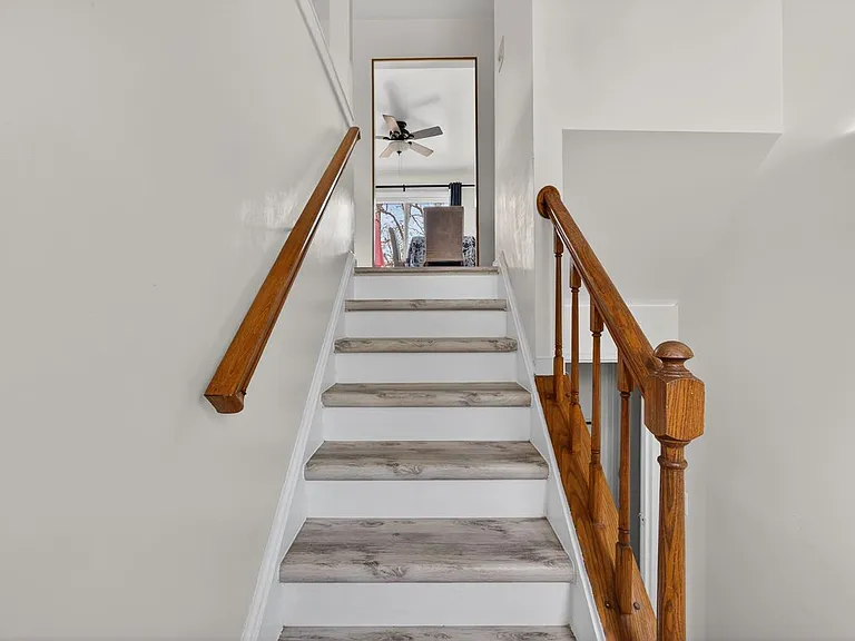 136 Stevens Dr — Photo 9
