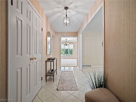 4th image of 5235 Meadow Wood Blvd