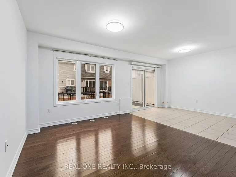 30 Henneberry Ln — Photo 9