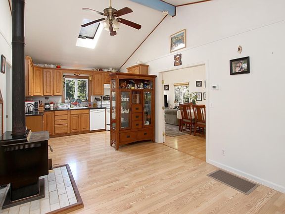 3rd image of 701 Trinkling Creek Dr