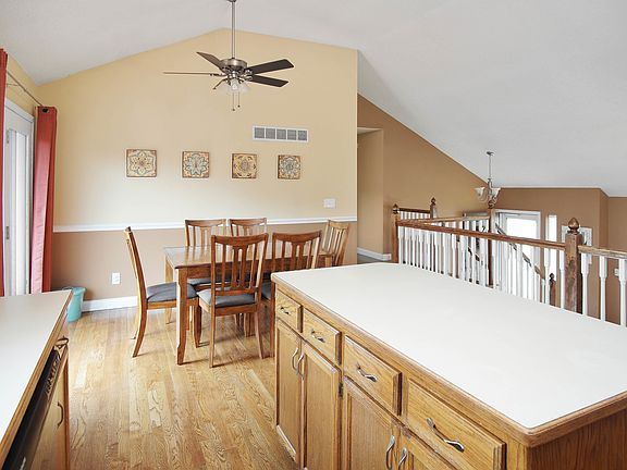 5th image of 240 NE Dreamweaver Ave