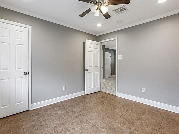3rd image of 7421 Vanderkloot Ave