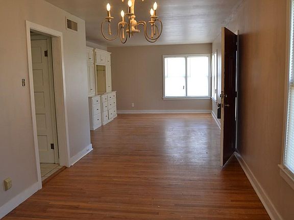 4th image of 1803 W Avenue H