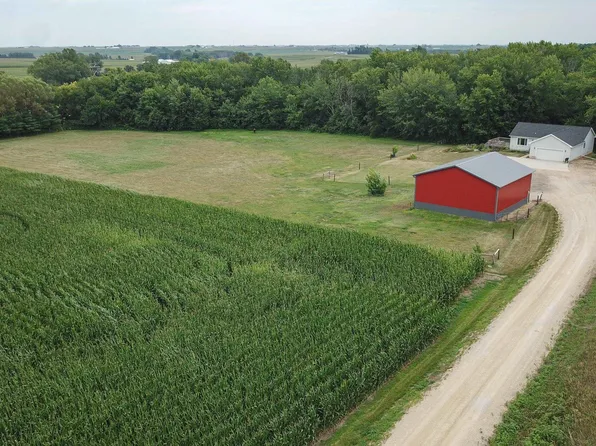 7500 Indian Creek Rd, Jesup, IA 50648