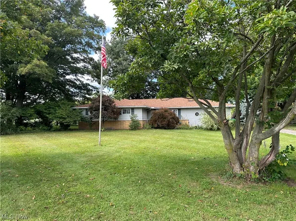 5829 N Ridge Rd, Madison, OH 44057