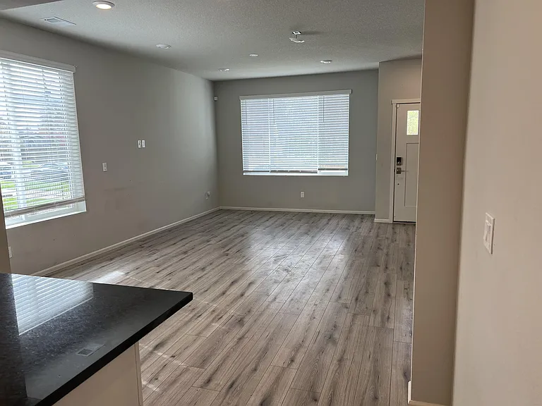 31469 NW North Ave #1 — Photo 4