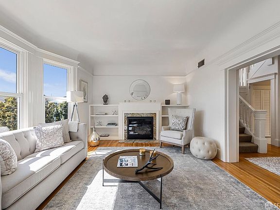 5th image of 210 Lake St
