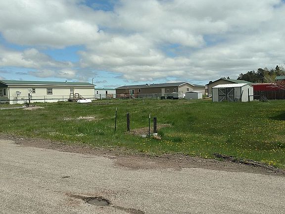 2nd image of 30 Lakecourt Dr