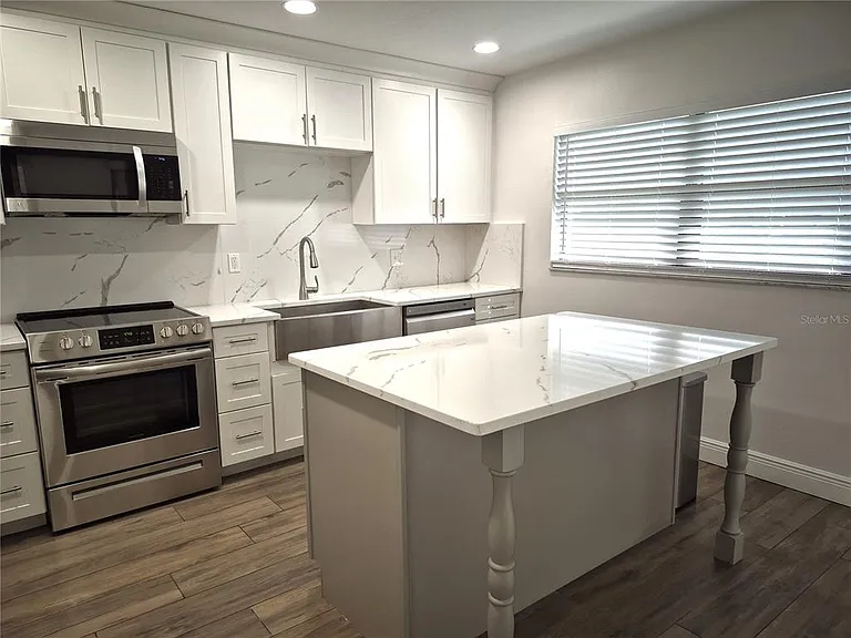 160 Joanne Pl — Photo 16