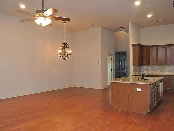 4th image of 2992 Sicily Way