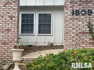 1809 Richview Rd, Mount Vernon, IL 62864